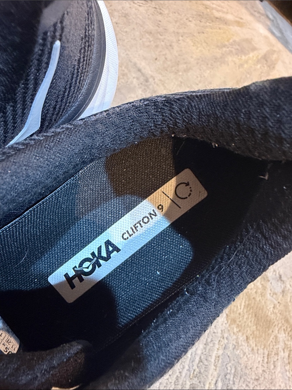 Hoka One One Clifton 9 wide - men’s size 11 2E in Excellent condition - Picture 3 of 7